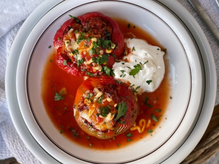 Gogoșari umpluți cu legume și orez servire 2