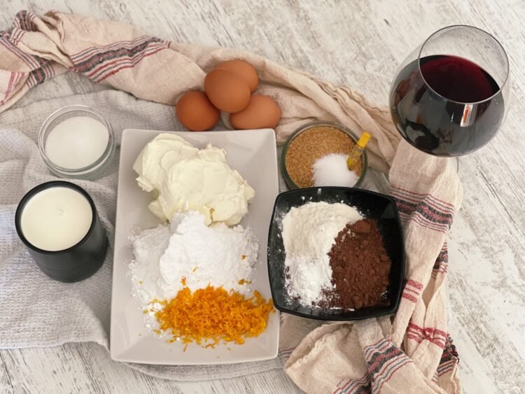 Ruladă cu vin roșu, portocale și cremă fină de brânză ingrediente