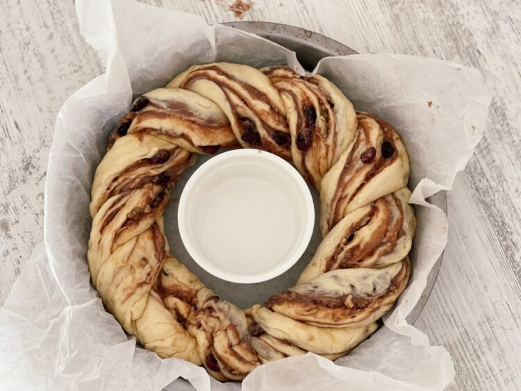 formare si dospire finala cozonac babka 1 formare si dospire finala cozonac babka 1