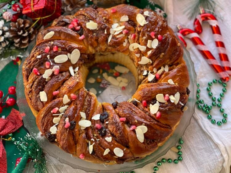 decor si insiropare cozonac babka 2 decor si insiropare cozonac babka 2