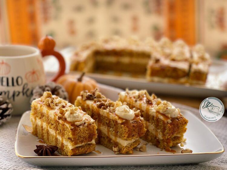 Prăjitură în straturi cu dovleac, caramel și mascarpone servire servire 3