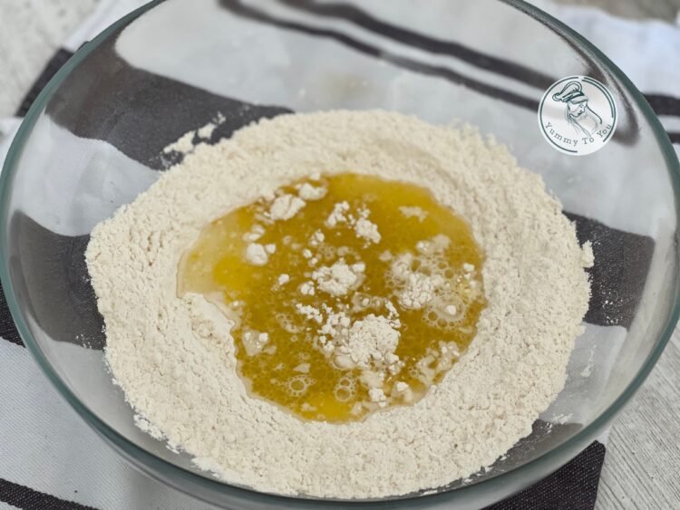 pregatire aluat 1 pizza Chicago-Style Deep Dish pregatire aluat 1 pizza Chicago-Style Deep Dish