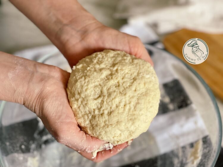 pregatire aluat 2 pizza Chicago-Style Deep Dish pregatire aluat 2 pizza Chicago-Style Deep Dish