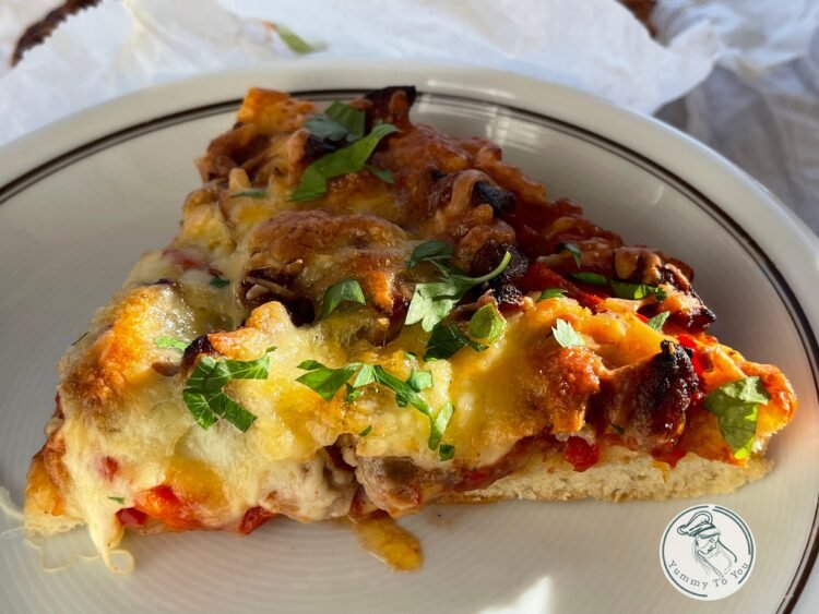 pizza Chicago-Style Deep Dish servire 1