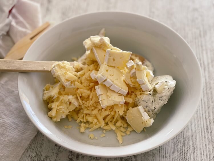 pregatirea umpluturii pentru painici 1