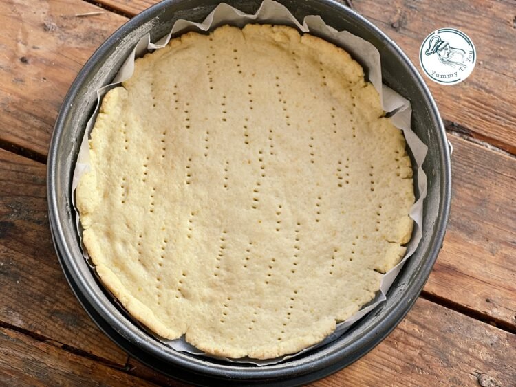 Tartă cu brânză dulce, aluat dupa coacere