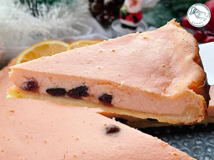 Tartă cu brânză dulce, portocale și merișoare sectiune