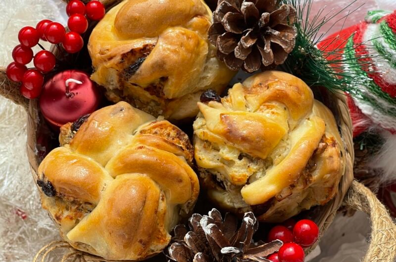 Braided Mini Breads with Cheese and Berry Jam