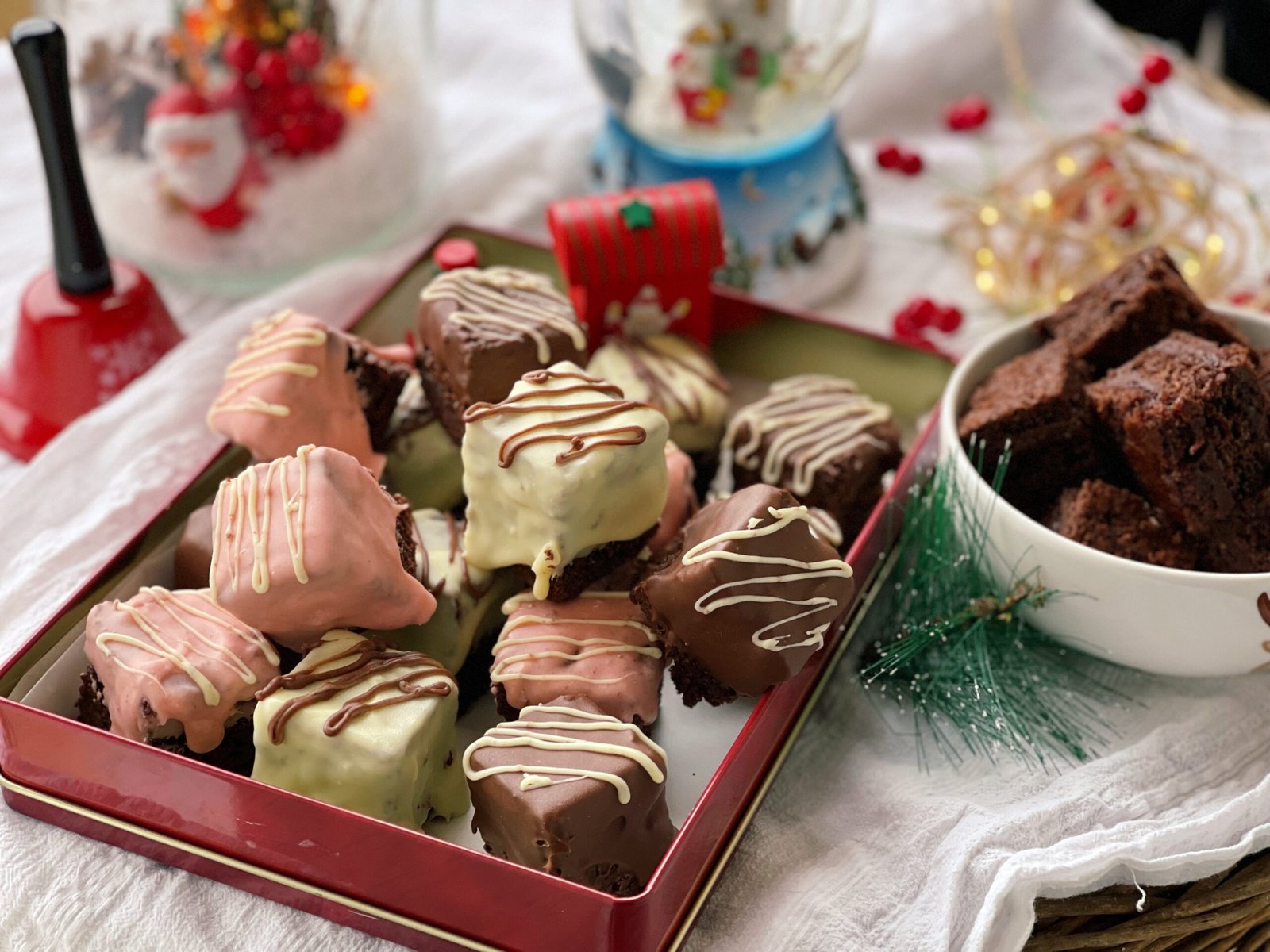 Cubulețe cu cremă de ciocolată și gem servire 2n