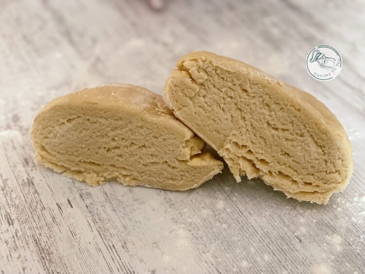 Aluat cu unt si osanza pentru covrigei dupa racire Aluat cu unt si osanza pentru covrigei dupa racire