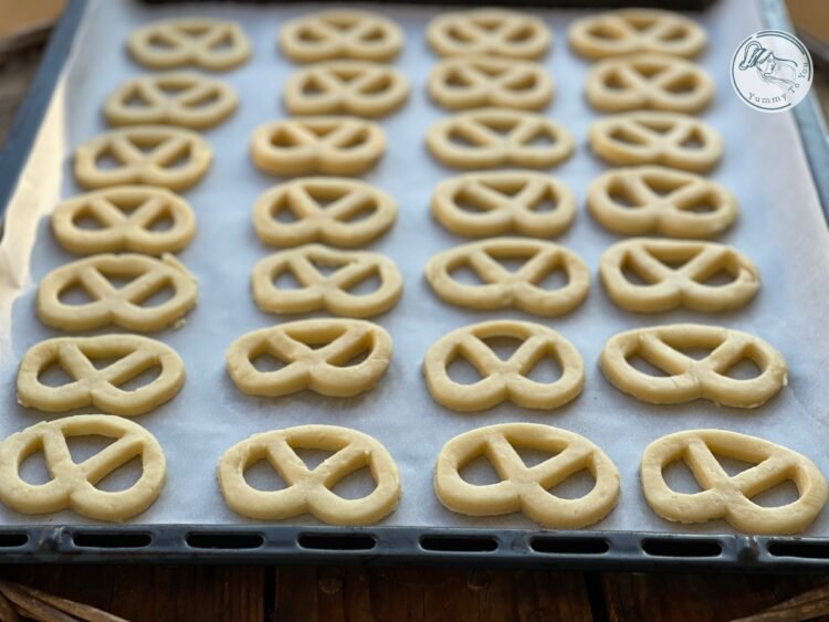 Covrigei inainte de coacere 1 Covrigei inainte de coacere 1