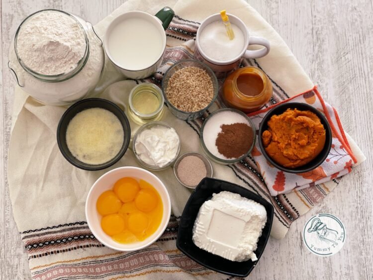 Cozonaci pufoși cu dovleac și brânză ingrediente Cozonaci pufoși cu dovleac și brânză ingredienten