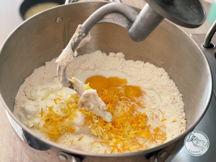 Pregătirea aluatului pentru cozonaci 1