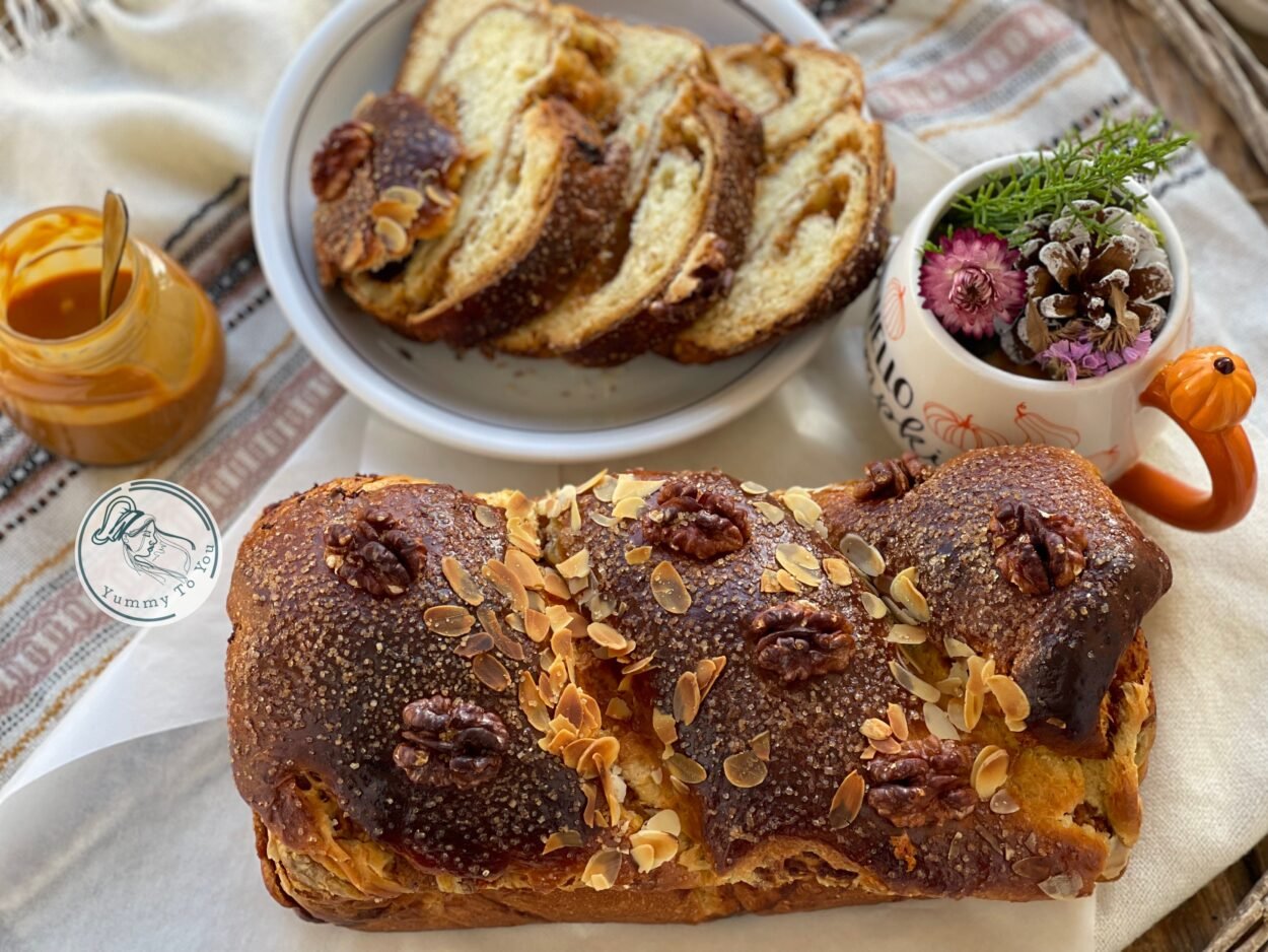 Cozonaci pufoși cu dovleac și brânză – rețetă de sărbători