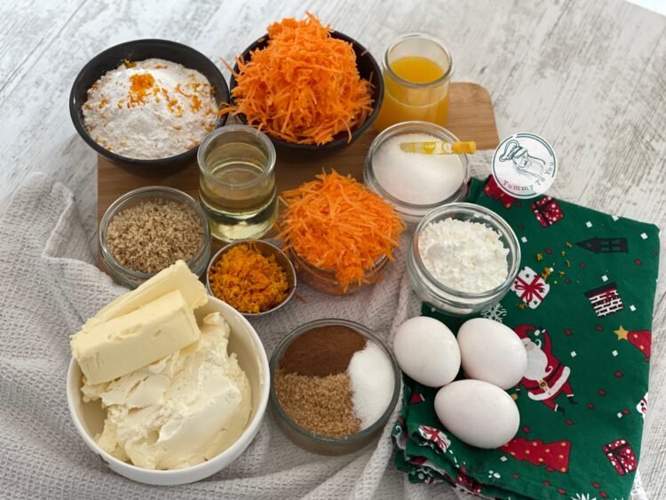 Carrot Cake cu Cremă de Brânză și Cremă de Morcovi & Portocale ingrediente Carrot Cake cu Cremă de Brânză și Cremă de Morcovi & Portocale ingrediente