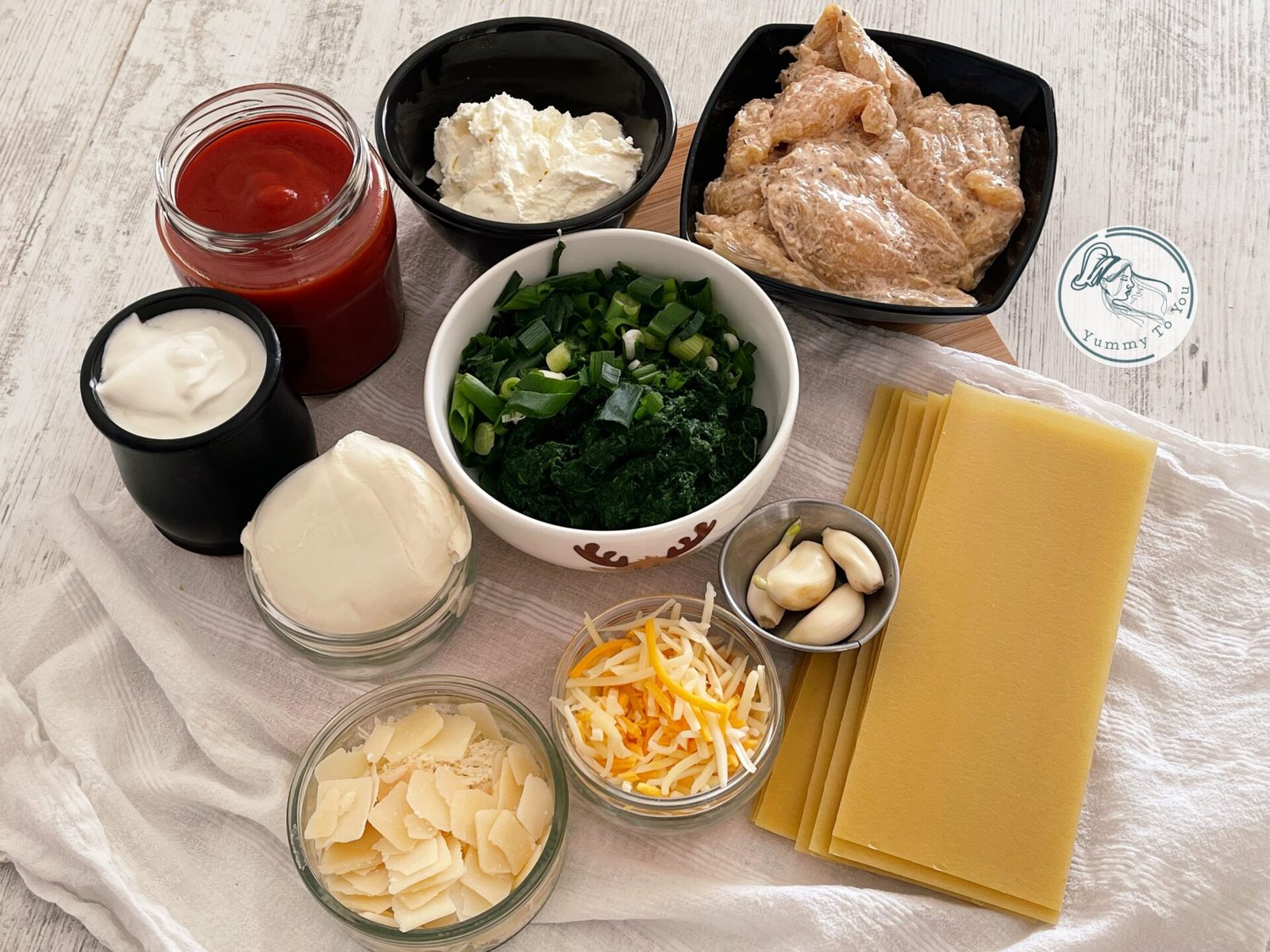 Lasagna cu pui marinat și spanac ingrediente