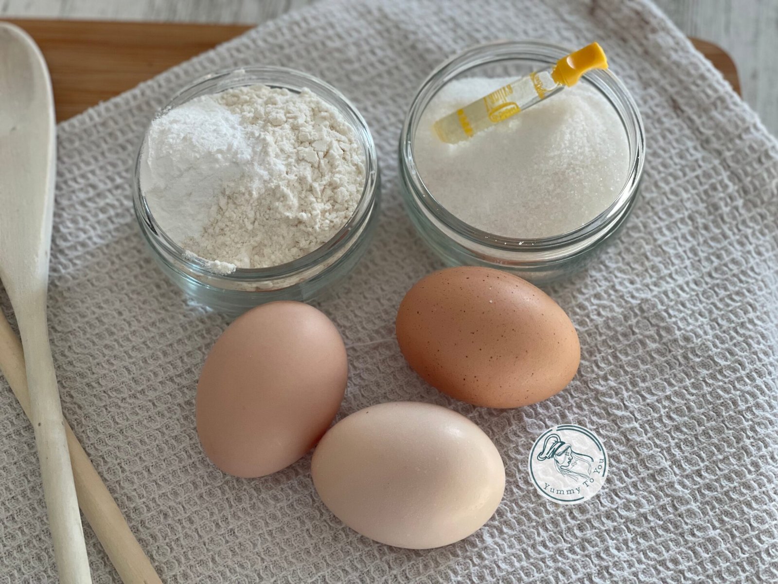 Desert rapid la pahar cu ricotta, ananas și pandișpan  ingrediente blat