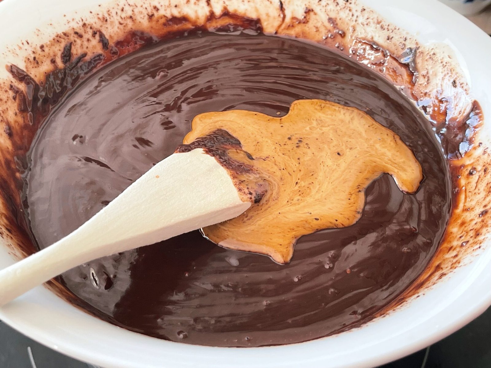 pregatire glazura de ciocolata cu cafea 2 pregatire glazura de ciocolata cu cafea 2