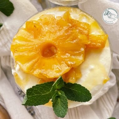 Desert rapid la pahar cu ricotta, ananas și pandișpan cover photo