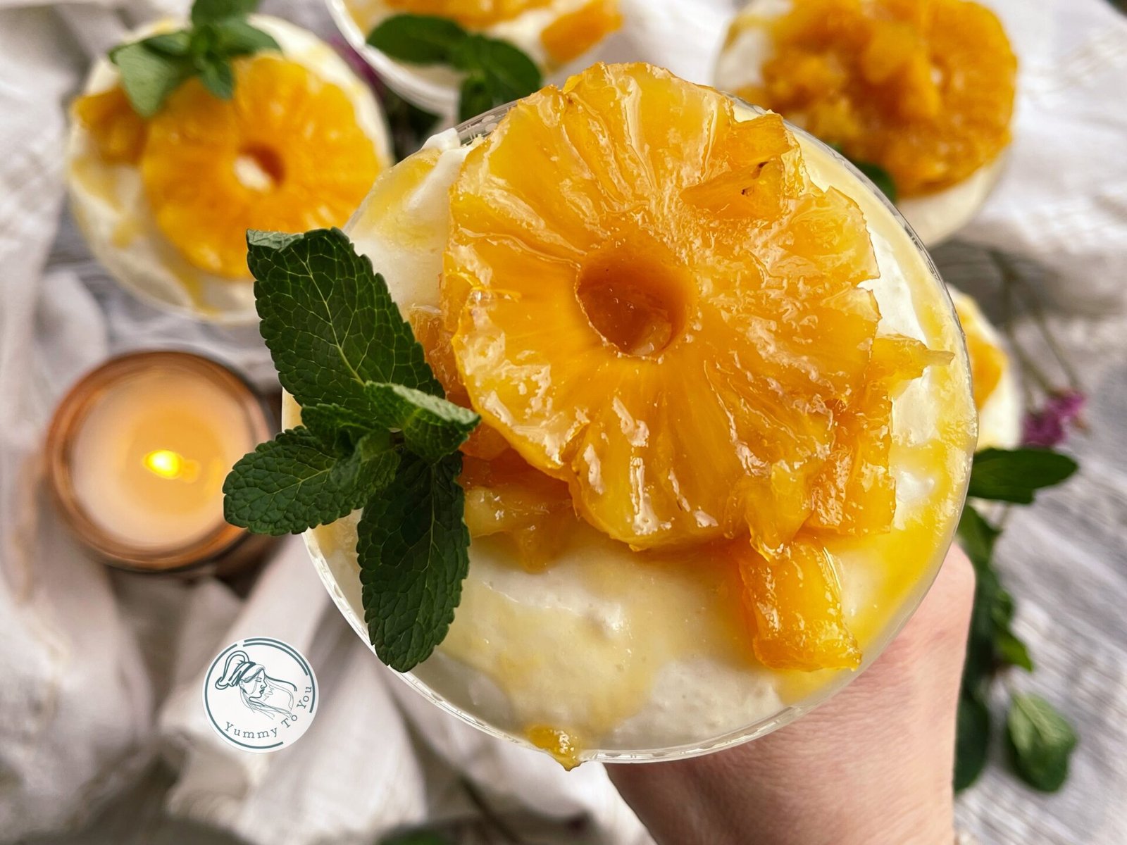 Desert rapid la pahar cu ricotta, ananas și pandișpan  decor 2