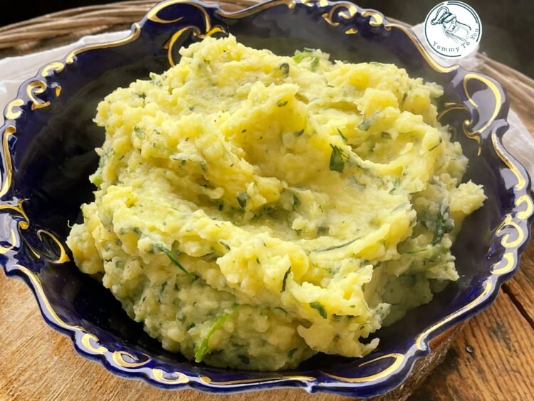 Piure de cartofi cu spanac și mix de brânzeturi servire 2 Piure de cartofi cu spanac și mix de brânzeturi servire 2