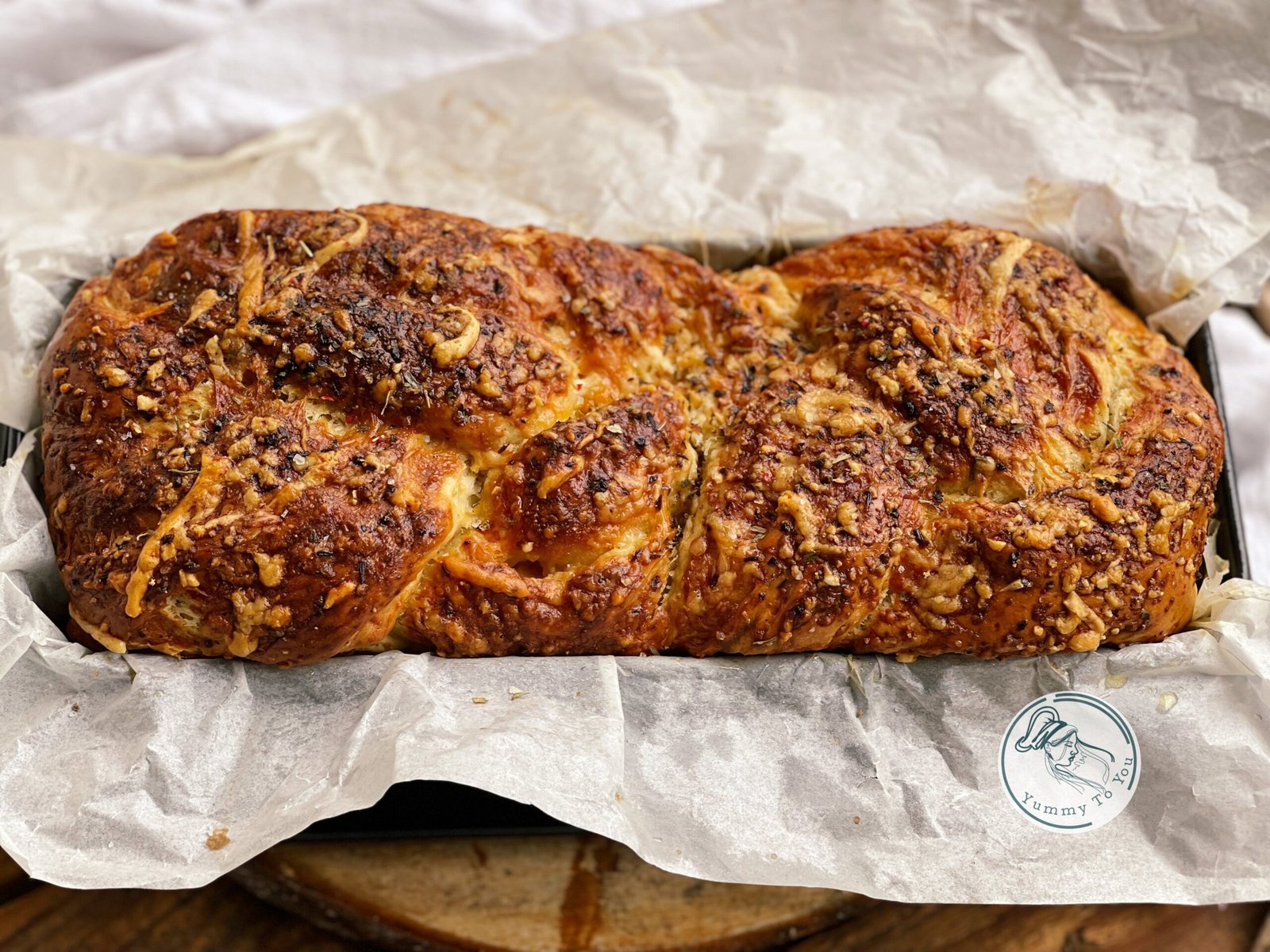 Paine cu lapte si branzeturi dupa coacere