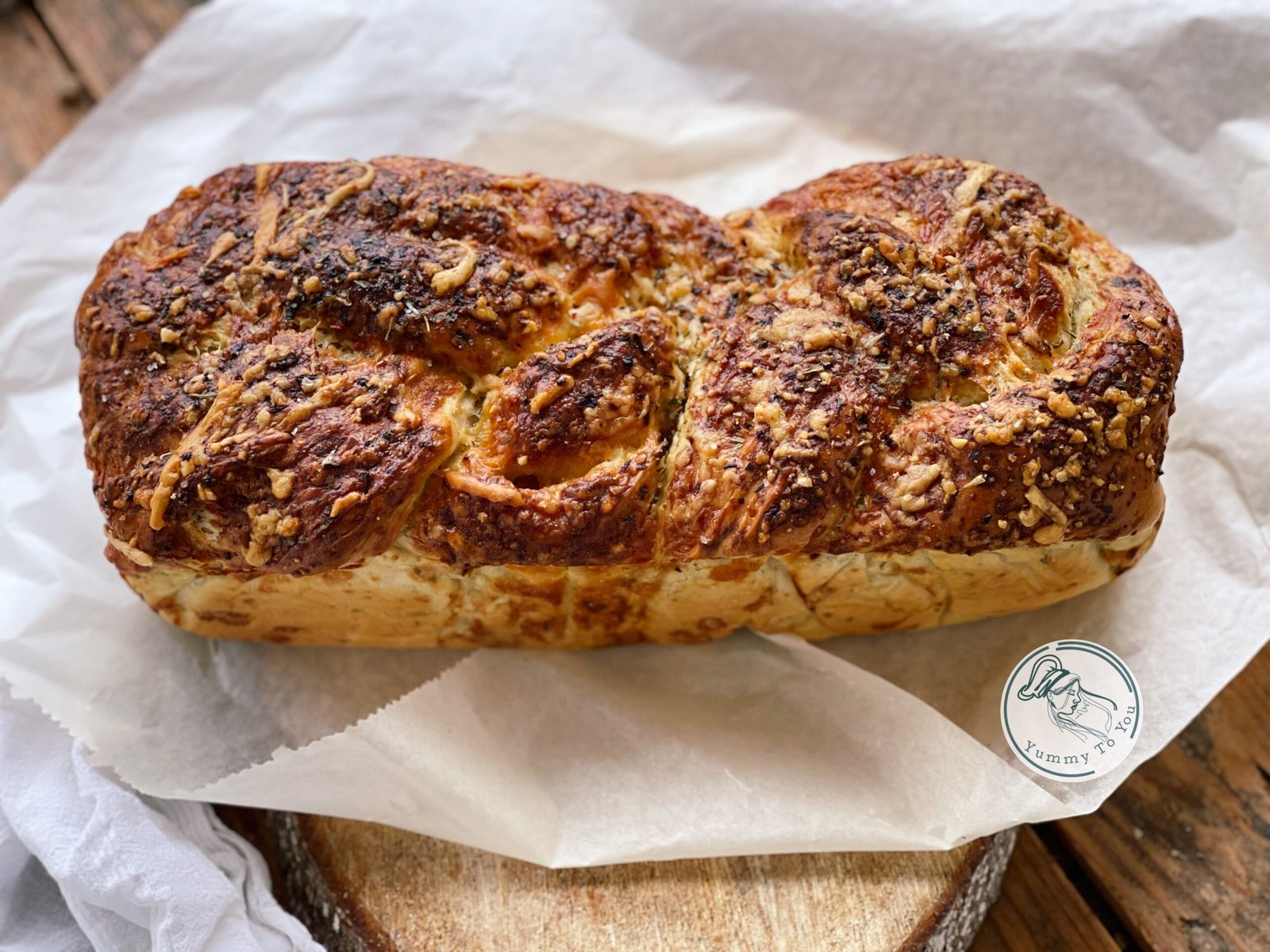 Paine cu lapte si branzeturi intreaga