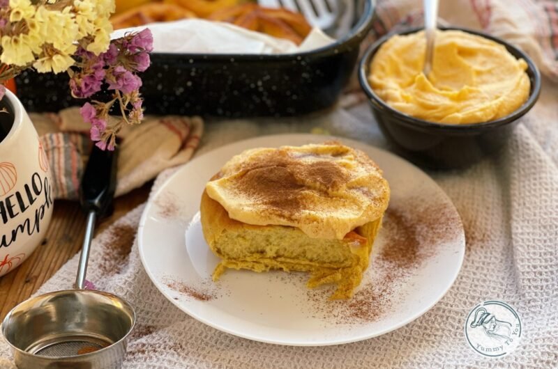 Fluffy Pumpkin Cinnamon Rolls