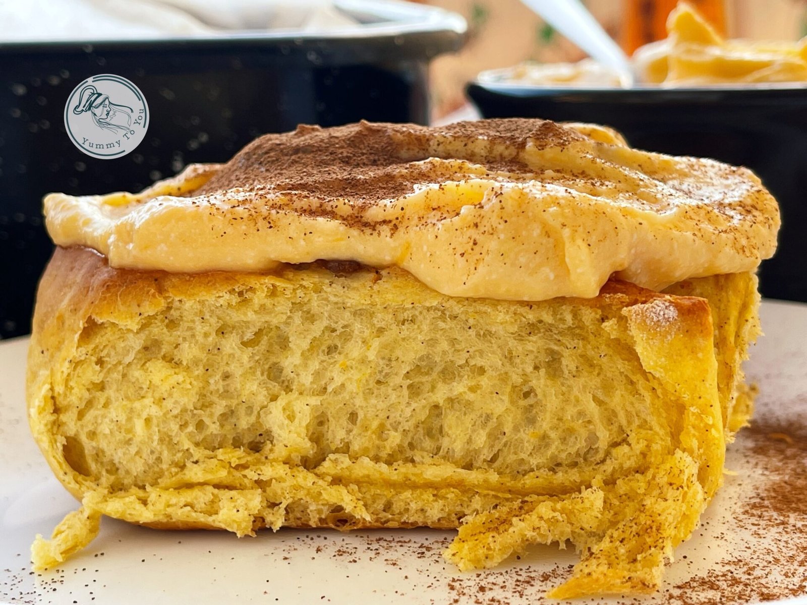 Rulouri pufoase cu dovleac și scorțișoară – cinnamon rolls servire 3