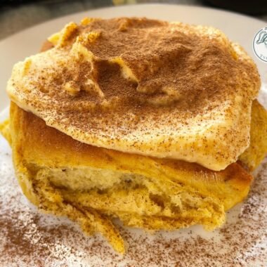 Rulouri pufoase cu dovleac și scorțișoară – cinnamon rolls cover photo