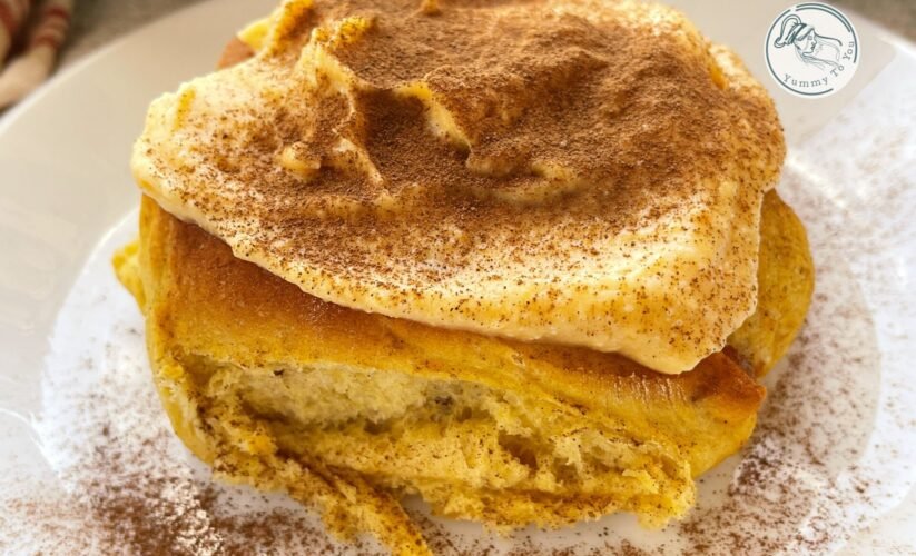 Rulouri pufoase cu dovleac și scorțișoară – cinnamon rolls cover photo