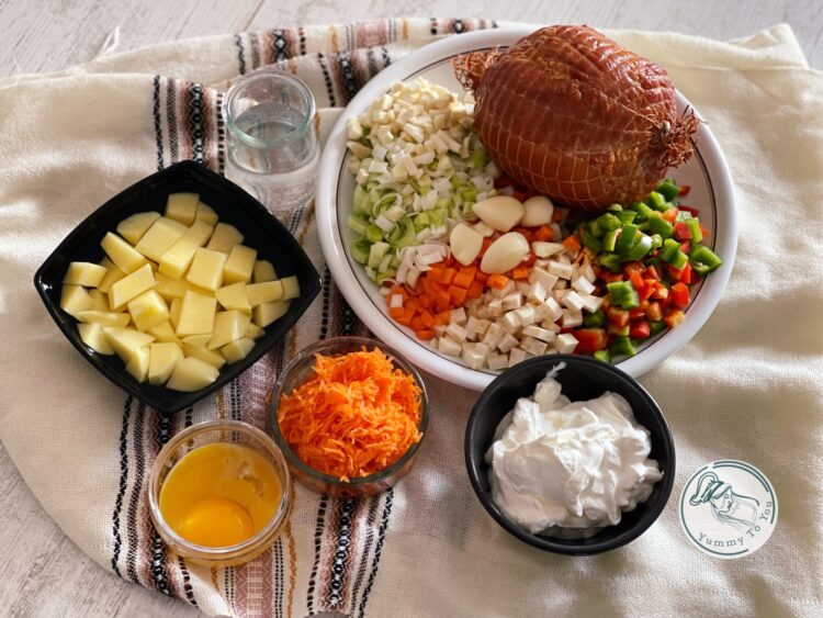 Ciorbă cu ciolan afumat și smântână ingrediente Ciorbă cu ciolan afumat și smântână ingrediente