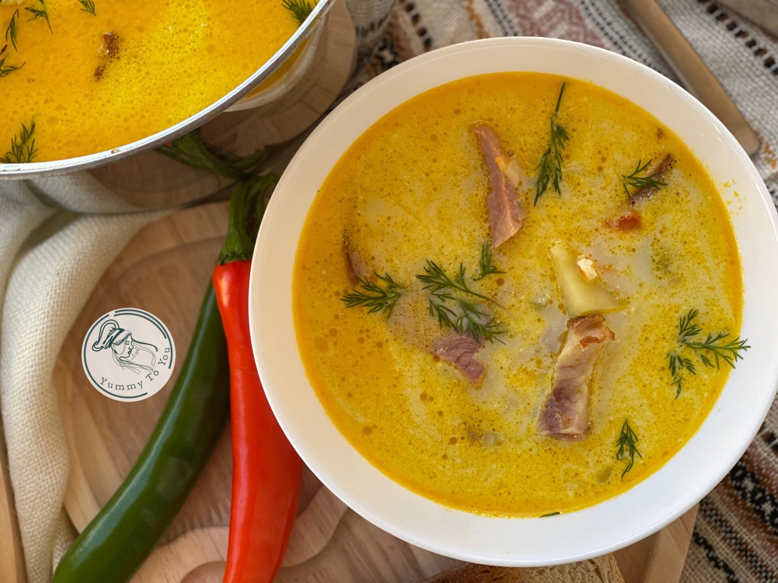 Ciorbă cu ciolan afumat și smântână servire 3 Ciorbă cu ciolan afumat și smântână servire 3