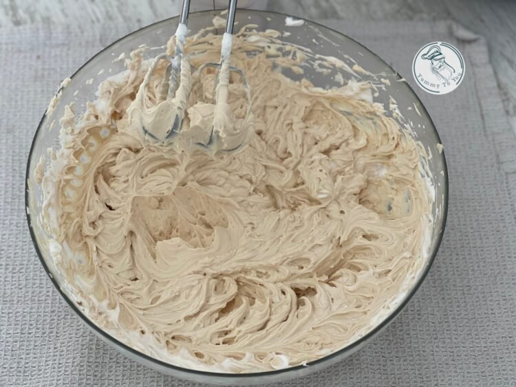 pregatire crema Biscoff Cheesecake 2 pregatire crema Biscoff Cheesecake 2