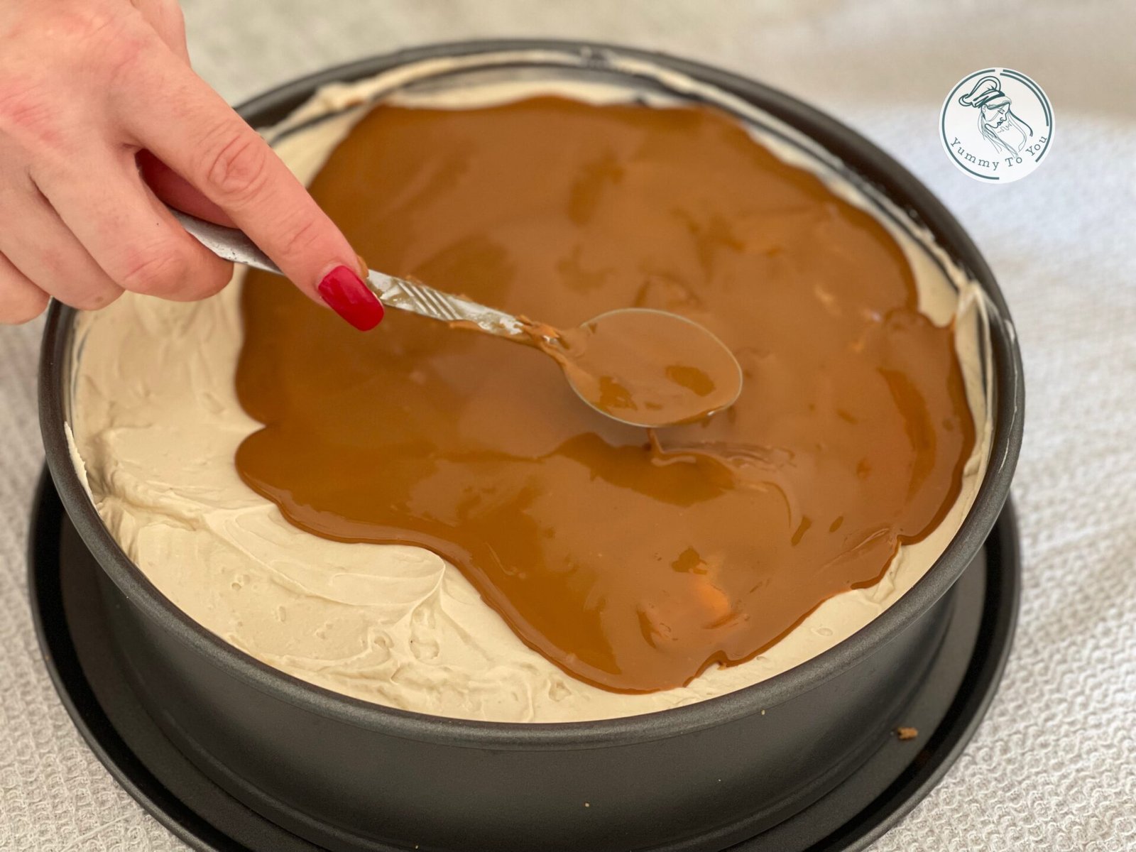 adaugare topping Cheescake Biscoff