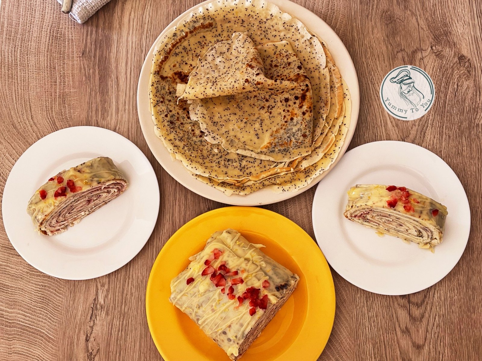 Ruladă de clătite cu lămâie, mac și cremă de mascarpone servire 4 Ruladă de clătite cu lămâie, mac și cremă de mascarpone servire 4