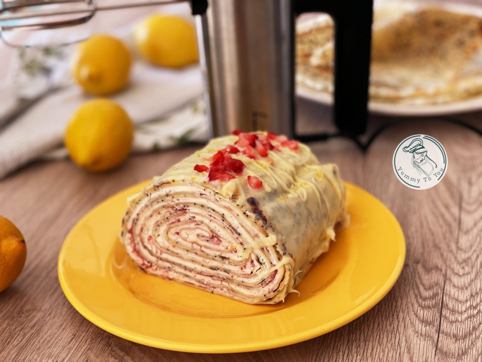 Ruladă de clătite cu lămâie, mac și cremă de mascarpone servire 2 Ruladă de clătite cu lămâie, mac și cremă de mascarpone servire 2