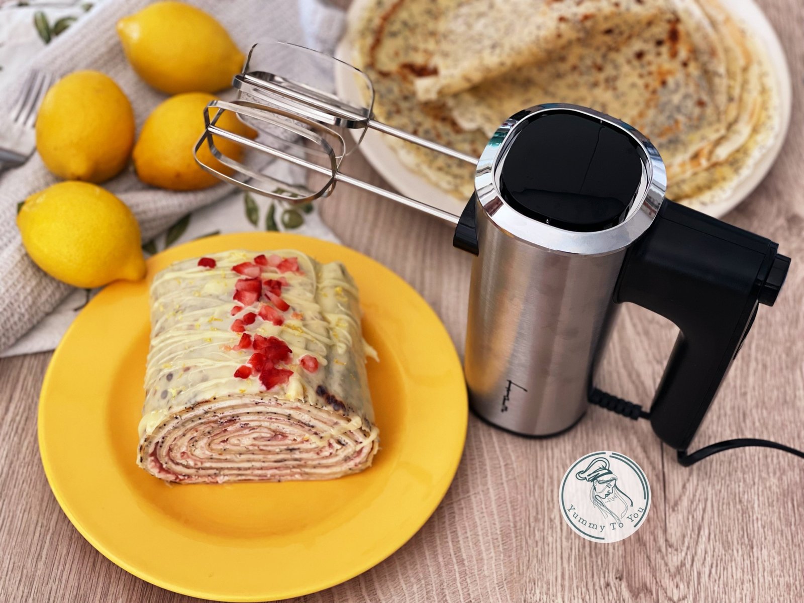 Ruladă de clătite cu lămâie, mac și cremă de mascarpone servire 3 Ruladă de clătite cu lămâie, mac și cremă de mascarpone servire 3