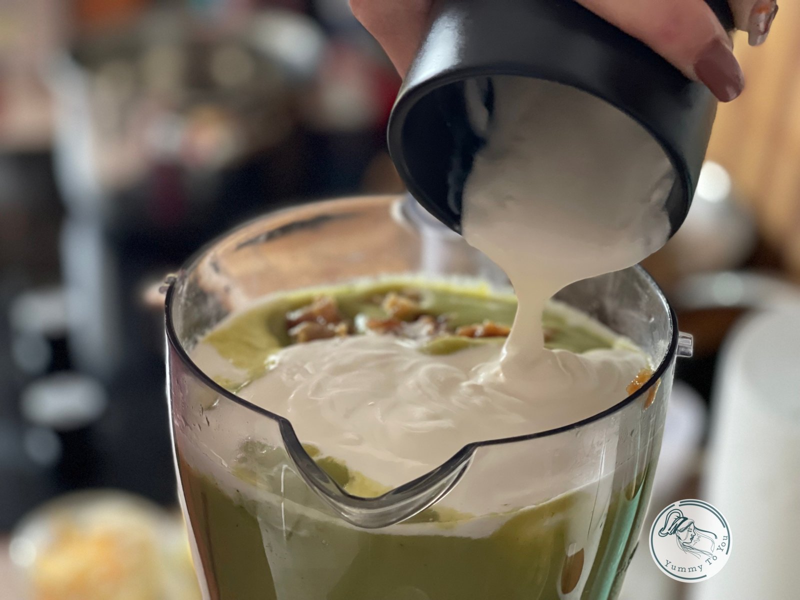 adaugare smantana si usturoi copt in supa adaugare smantana si usturoi copt in supa