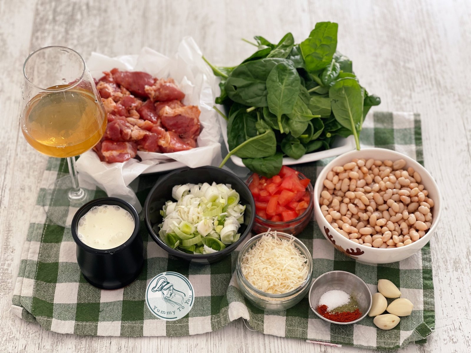 Marry Me Beans – Fasole albă cu carne și sos cremos, rețetă rapidă la tigaie ingrediente