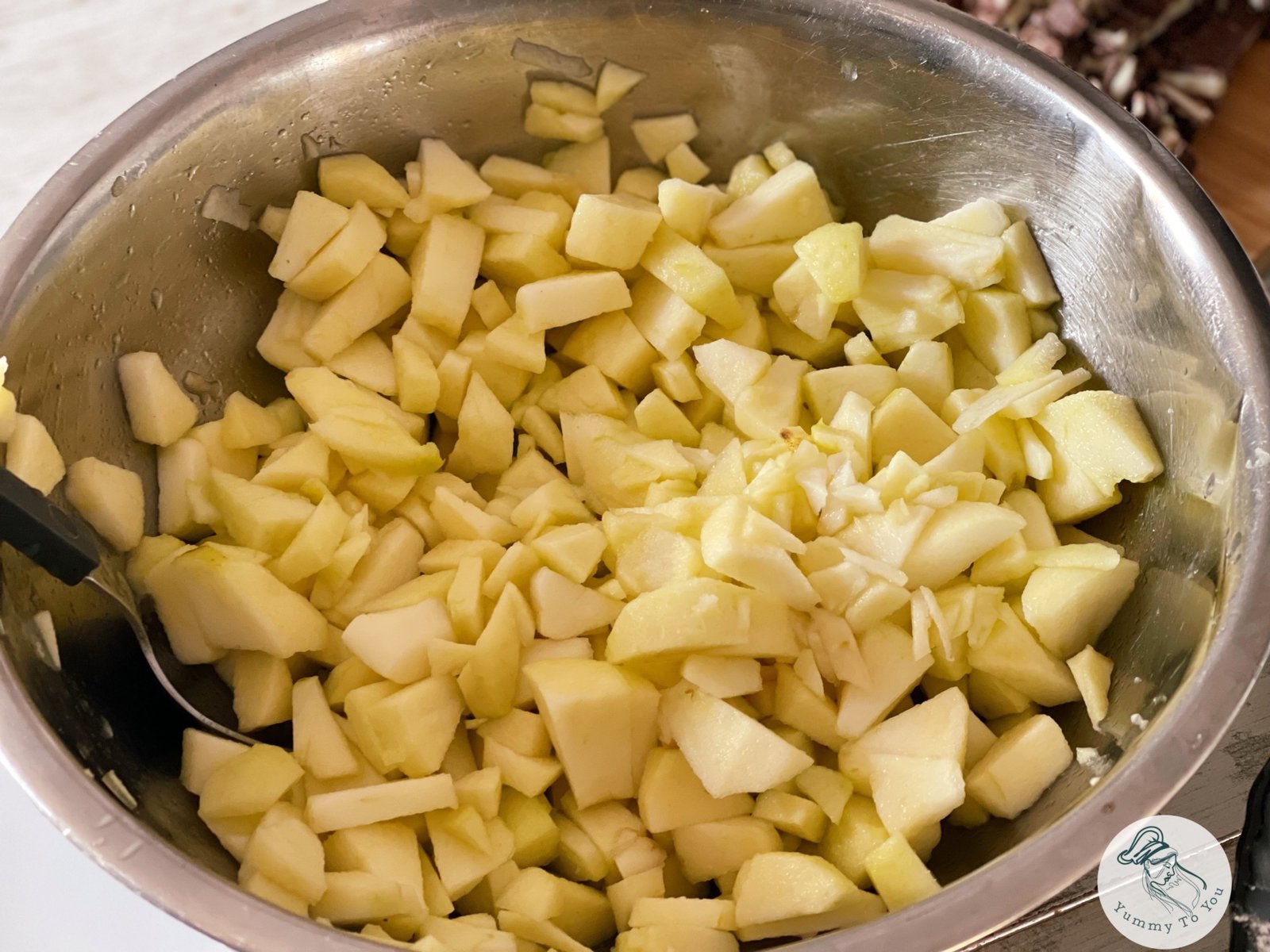 pregatirea merelor pentru chec