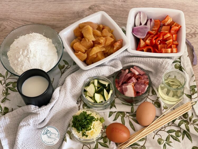 Frigarui de pui cu bacon si pancakes cu cheddar pe grill ingrediente Frigarui de pui cu bacon si pancakes cu cheddar pe grill ingrediente