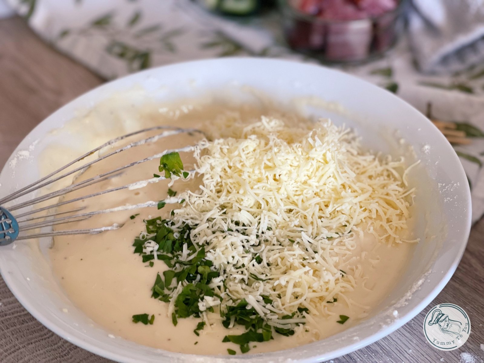 preparare aluat pancakes cu cheddar 2