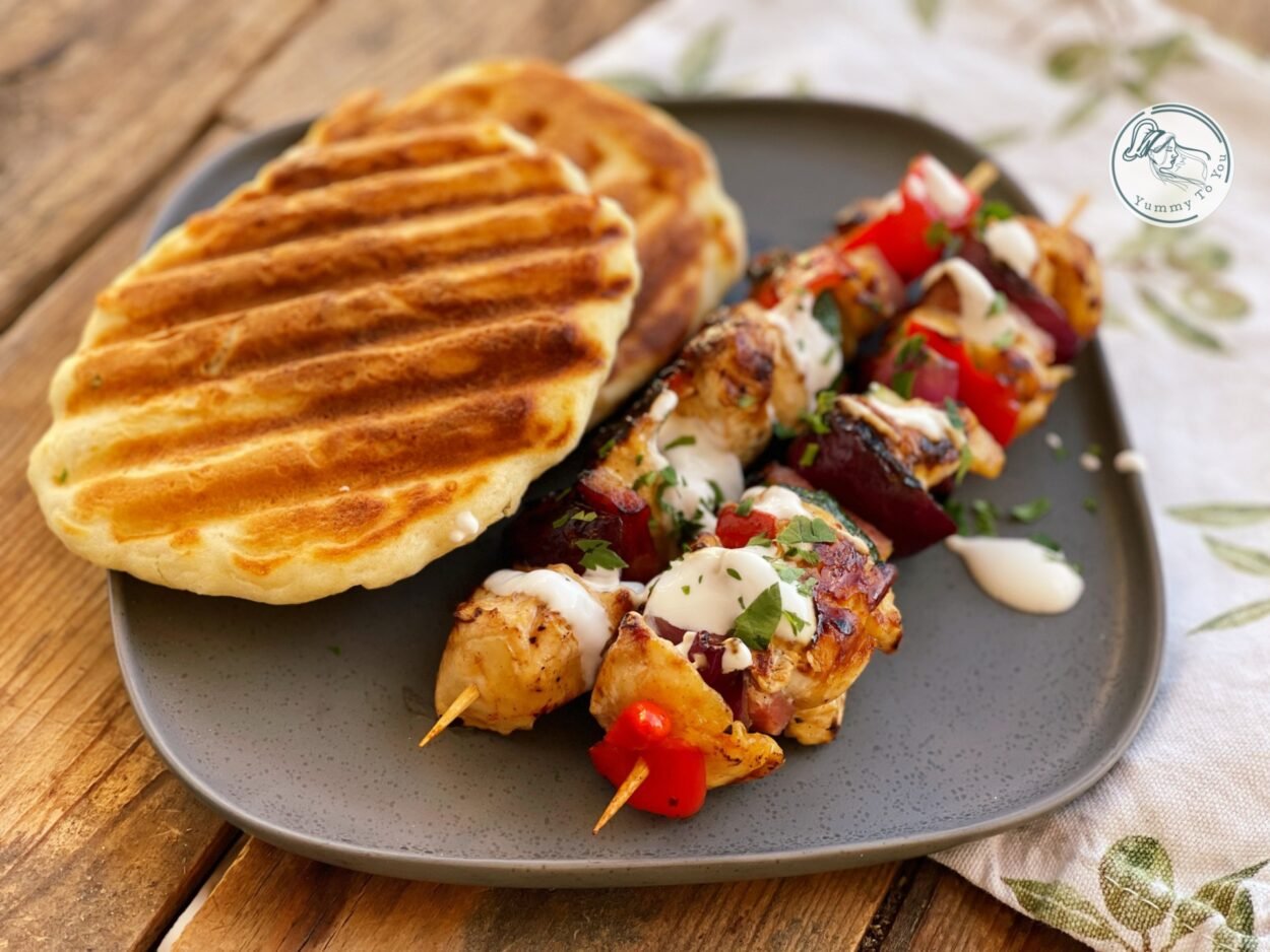 Chicken Skewers with Bacon and Cheddar Pancakes on the Grill – Quick Recipe