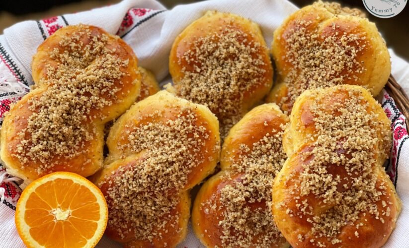 Mucenici moldovenești pufoși cu smântână și sirop de portocale cover photo