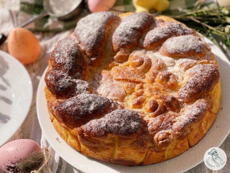 Pască cu brânză dulce și stafide servire 2 Pască cu brânză dulce și stafide servire 2