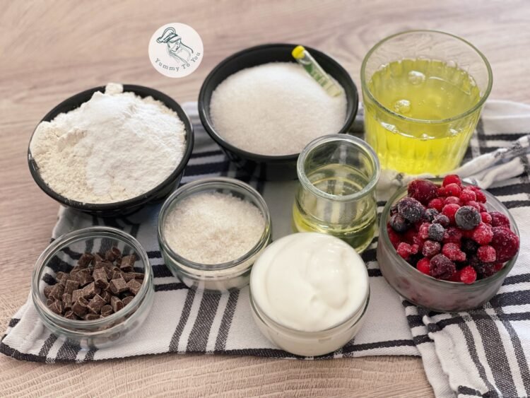 Chec din albușuri cu iaurt, cocos și fructe de pădure ingrediente