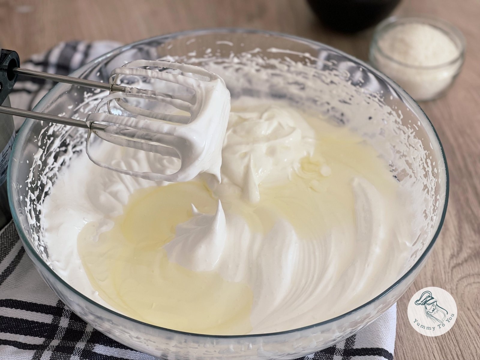 adaugare iaurt si ulei