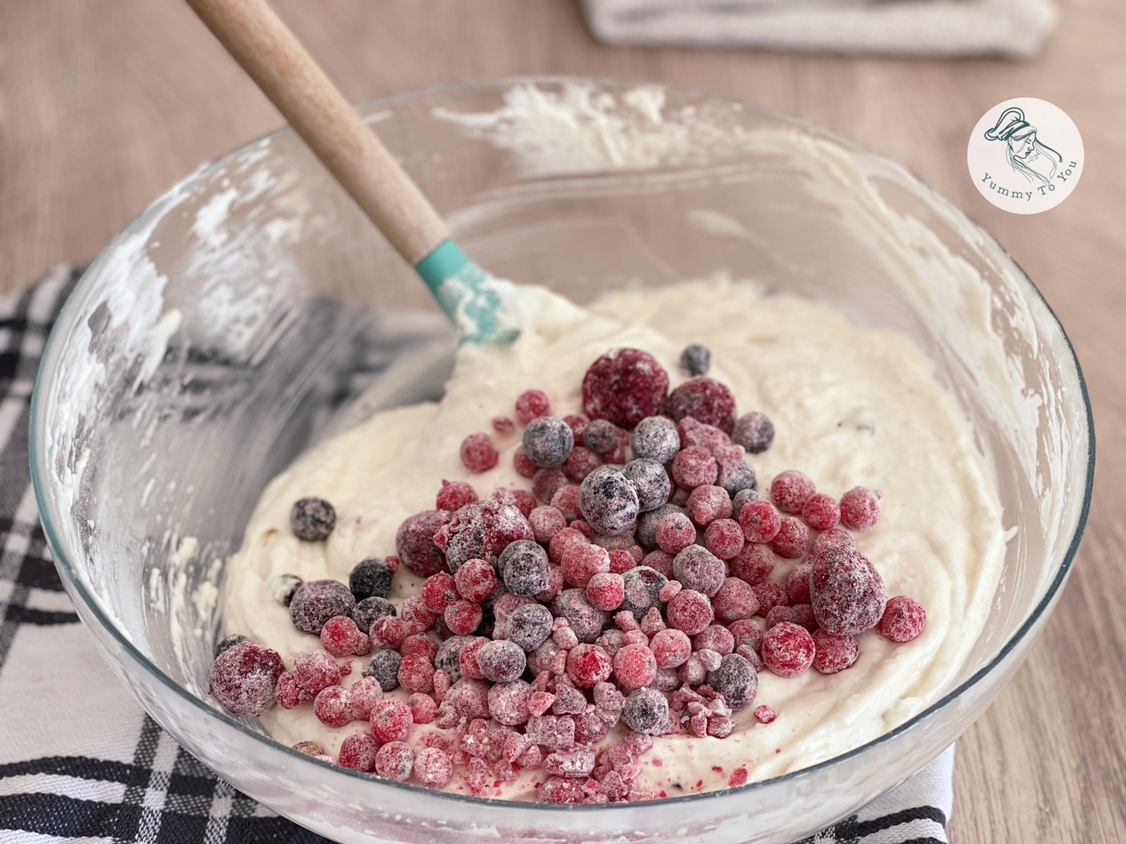 adaugare fructe congelate in chec