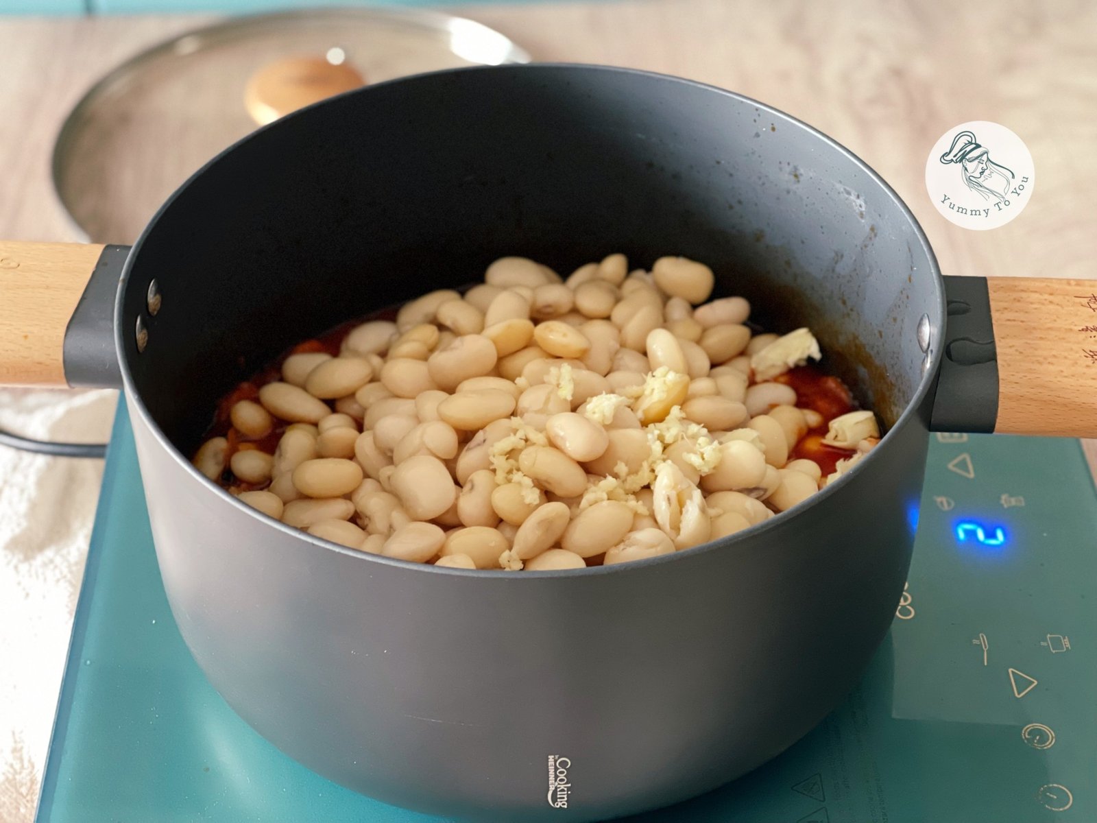 adaugare fasole in oala